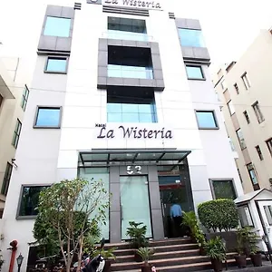 *** Hotel La Wisteria India