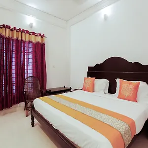 *** Hotel Oyo 4867 Royal Homes India
